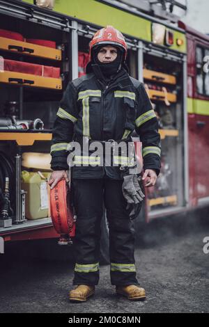 Gespendetes ehemaliges Feuerwehrgerät von Kent, das jetzt von LEMBERG-DSNS verwendet wird. Stockfoto