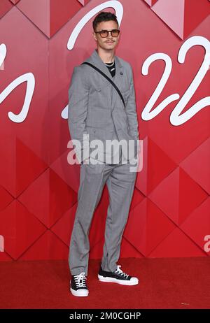 5.. Dezember 2022, London, Großbritannien. REDAKTIONELLER GEBRAUCH NUR Romeo Beckham, Ankunft bei den Fashion Awards 2022, Royal Albert Hall, London. Kredit: Doug Peters/EMPICS/Alamy Live News Stockfoto