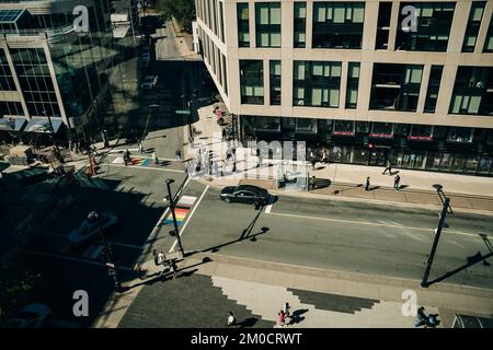 HALIFAX, NS, KANADA - MAI 2022: Historische Gebäude auf der Barrington Street zwischen Prince Street und Sackville Street im Zentrum von Halifax, Nova Scotia, C Stockfoto