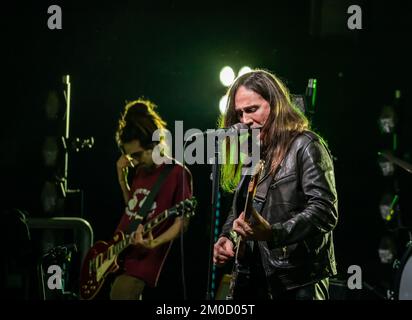 Neapel, Italien. 03.. Dezember 2022. Manuel Agnelli trat bei einem Konzert auf und präsentierte sein neues Album „Love Your Neighbor as Yourself“, das im September 30 veröffentlicht wurde, das erste Album als Solokünstler. Neapel, Italien, am 3. Dezember 2022. (Foto: Giovanni Esposito/Pacific Press/Sipa USA) Guthaben: SIPA USA/Alamy Live News Stockfoto