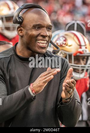 Santa Clara, Kalifornien, USA. 4.. Dezember 2022. San Francisco Defensive Coordinator DeMeco Ryans am Sonntag, den 04. Dezember 2022, im Levis Stadium in Santa Clara, Kalifornien. Die 49ers besiegten die Delfine 33-17. (Kreditbild: © Al Golub/ZUMA Press Wire) Stockfoto