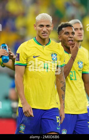 Doha, Doha, Katar, Katar. 5.. Dezember 2022. DOHA, KATAR - 5. DEZEMBER: Spieler Brasiliens Richarlison reagiert während des 2022. FIFA-Weltmeisterschafts-5-Spiels Katar zwischen Brasilien und Südkorea am 16. Dezember 2022 im Stadium 974 in Doha, Katar. (Kreditbild: © Florencia Tan Jun/PX Imagens via ZUMA Press Wire) Stockfoto