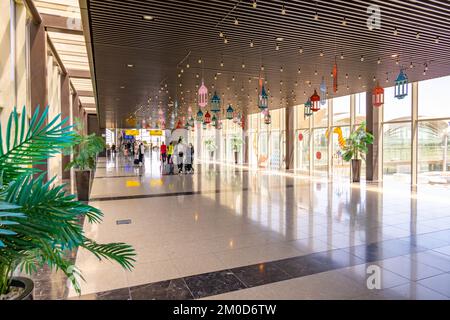 Fußweg am Queen Alia International Airport Amman Jordan Stockfoto