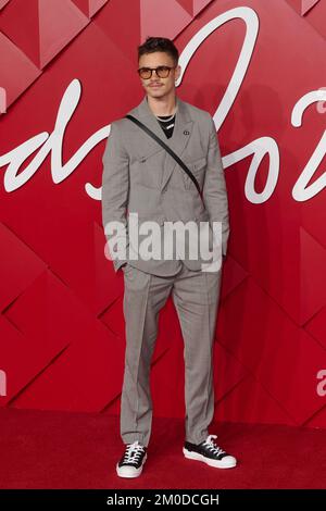 London, Vereinigtes Königreich 5. Dezember, 2022 . Romeo Beckham wurde bei den Fashion Awards 2022 in der Royal Albert Hall fotografiert. Kredit: Alan D West/Alamy Live News Stockfoto