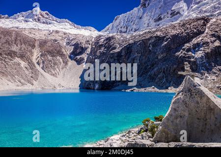 see 69 in Cordillera Blanca mit schneebedeckten Anden, Ancash, Peru Stockfoto