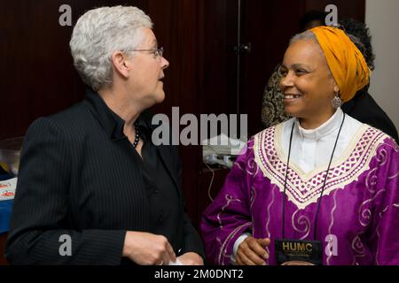 Büro des Administrators - Virginia - Administrator Gina McCarthy spricht an der Handelskammer Hampton Roads, Old Dominion University Idea Fusion und zum 100.. Jahrestag der Ministerkonferenz an der Hampton University, Environmental Protection Agency Stockfoto