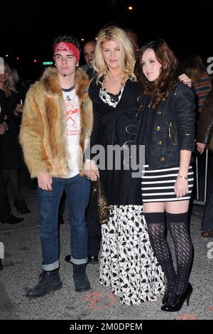 Manhattan, Vereinigte Staaten Von Amerika. 17.. März 2010. NEW YORK - 17. MÄRZ: Kirstie Alley besucht die Premiere von „The Runaways“ im Landmark Sunshine Cinema am 17. März 2010 in New York City. Leute: Kirstie Alley Credit: Storms Media Group/Alamy Live News Stockfoto