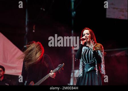 Die Metal-Band Titan tritt am 4. Dezember 2022 während der Schließzeit des Musikfestivals „Rock al Parque“ in Bogota, Kolumbien, auf. Foto von: Chepa Beltran/Long Visual Press Stockfoto