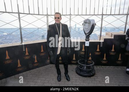 New York City, Usa. 05.. Dezember 2022. Marc Anthony Besuchen Sie das Empire State Building am 05. Dezember 2022 in New York City (Foto von John Nacion/NurPhoto). Kredit: NurPhoto/Alamy Live News Stockfoto