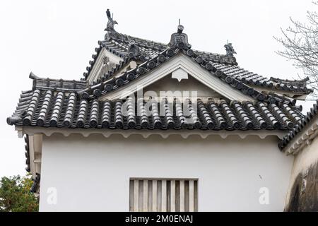 Himeji, Japan. Der Park und das Gelände des White Egret oder Heron Castle, ein Schlosskomplex aus der Azuchi Momoyama-Zeit und ein Weltkulturerbe Stockfoto