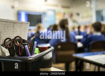 Datei Foto vom 27/11/19 von Schulkindern während des Unterrichts an einer Grundschule, da präventive Antibiotika an Schulen gegeben werden könnten, die von Strep A-Infektionen betroffen sind, hat der Schulminister bestätigt. Stockfoto