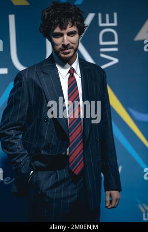 Rom, Italien. 05.. Dezember 2022. Schauspieler Pierpaolo Spollon besucht am 06. Dezember 2022 in Rom den roten Teppich „30. Anniversary Lux Vide“ im Hotel Eden. (Foto: Luca Carlino/NurPhoto) Kredit: NurPhoto/Alamy Live News Stockfoto