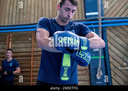 Frankreich, Bretagne, Coetquidan, Guer auf 2021-09-23. Bericht über die Ausbildung der Militärschule InterArms in Saint-Cyr Coetquidan in Morbihan. Das EM Stockfoto