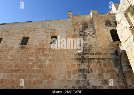 Blick auf die al-Aqsa-Moschee vom archäologischen Park in der Nähe des Dung Gate in der Altstadt von Jerusalem. Stockfoto