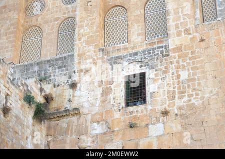 Blick auf die al-Aqsa-Moschee vom archäologischen Park in der Nähe des Dung Gate in der Altstadt von Jerusalem. Stockfoto