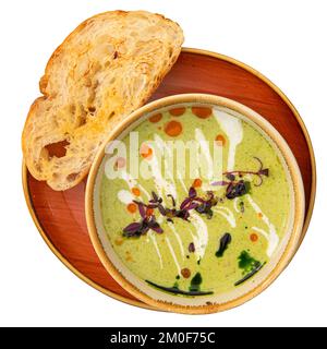 Eine Portion Brokkoli-Sahnesuppe Stockfoto