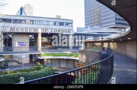 London, Großbritannien. 6.. Dezember 2022 Das Museum of London hat seinen Standort an der Londoner Mauer neben Barbican vor dem Umzug zum Smithfield Market, der 2026 eröffnet werden soll, dauerhaft geschlossen. Kredit: Vuk Valcic/Alamy Live News Stockfoto