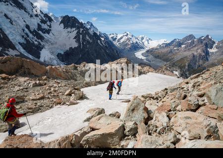 Wanderer auf dem Ball Pass geführte Wanderung in Mount Cook Neuseeland Stockfoto