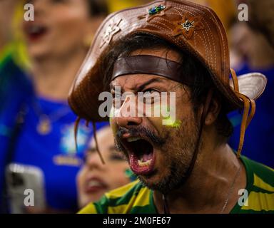 Doha, Katar. 5.. Dezember 2022. Brasilianischer Fan mit Tränen in den Augen Brasilien - Korea Republic Brasilien - Südkorea Weltmeisterschaft 2022 in Katar 05.12.2022 Cred Stockfoto