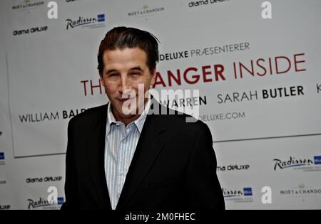 Der amerikanische Schauspieler William Baldwin tritt im neuen dänischen Thriller „der Fremde drinnen“ auf. Der Rest des Teams besteht aus Estella Warren, Sarah Butler und Kim Bodnia aus Dänemark. Der Film wird in Mallorca und Dänemark gedreht und produziert von Adam Neutzsky-Wulff und Michael Aoun. Das Team hielt am Montag, den 9.. Januar, in Kopenhagen eine Pressekonferenz ab. Auf dem Bild. William Baldwin. FOTOGRAF TARIQ MIKKEL KHAN / POLFOTO Stockfoto