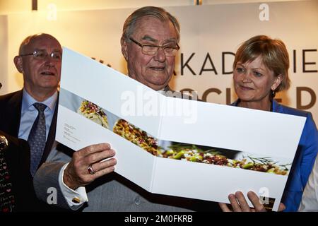 Prince Consort Henrik eröffnet am Donnerstag, den 1.. November, die französische Reise- und Lifestyle-Ausstellung „A French Affair“ im Docken in Nordhavn, Kopenhagen. Der Markt wurde von französischen Unternehmen und Lebensmittelkünstlern geschaffen und dauert 4 Tage. FOTOGRAF BO NYMANN / POLFOTO Stockfoto