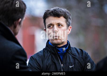 Kronprinz Frederik, 07-02-2013, nahm an dem fünf Kilometer langen Wettkampf im Marselisborg Palace Park Teil, um die „Give Your Legs to Africa“-Kollektion zu unterstützen. Sportverbände in ganz Dänemark haben Rennen in Woche 6 organisiert. (Mikkel Berg Pedersen / POLFOTO) Stockfoto