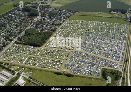 Ein Blick aus der Vogelperspektive auf das Roskilde Festival 2003. Stockfoto