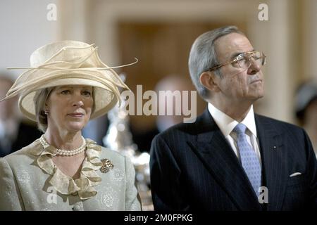 Die Königin Anne-Marie und der König Konstantin von Griechenland bei der Feier der königlichen Hochzeit zwischen dem Kronprinzen Frederik von Dänemark und Miss Mary Donaldson, Australien. Stockfoto