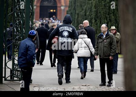 Dan Uzan wurde am Mittwoch auf dem Mosaik-Nordfriedhof in Kopenhagen begraben . Der 37-jährige Dan Uzan wurde getötet, als er als unbewaffneter Wächter in der Synagoge in Krystalgade am Sonntagabend stand. In der Synagoge fand eine Bestätigungsparty mit 80 Gästen statt. Während des Terroranschlags auf die Synagoge wurden zwei Polizisten verletzt. (James Jorgensen / POLFOTO) unbehandeltes Webpix Stockfoto