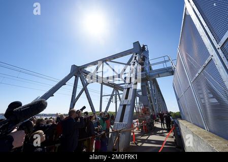 Crown Princess Mary eröffnet die neue „Bridge Walking“-Attraktion auf der Little Belt Bridge (Lillebaeltsbroen) in Middelfart, Dänemark. Stockfoto