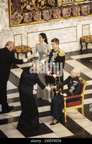Kronprinzessin Mary, Kronprinz Frederik und Königin Margrethe II. Von Dänemark nehmen an einem Neujahrsempfang für das diplomatische Korps im Schloss Christiansborg Teil. Stockfoto