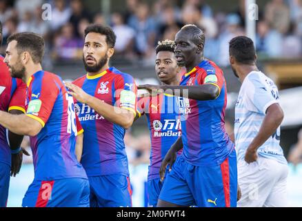 Crystal Palace's Andros Townsend (zweite links) und Mamadou Sakho (rechts) während einer Freundschaft am 12. Juli 2018. Stockfoto