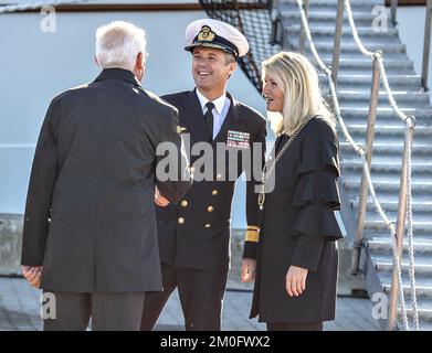 Kronprinz Frederik nimmt an der 200.. Jubiläumsfeier der nordjutlandischen Stadt Frederikshavn als Handelsstadt Teil. Der Kronprinz kam am königlichen Schiff Dannebrog an und wurde von den Stadtbewohnern sowie Bürgermeister Birgit S. Hansen begrüßt Stockfoto