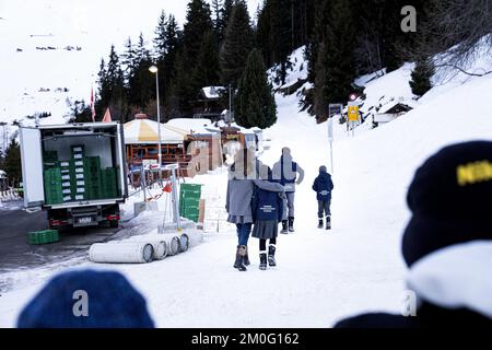 Fotos der Familie Kronprinz der Schultag der Kinder beginnt an der Lemania-Verbier International School in Verbier, Schweiz. Die Kinder des Kronprinzen-Paares Königliche Hoheiten Prinz Christian, Prinzessin Isabella, Prinz Vincent und Prinzessin Josephine beginnen am Montag, den 6. Januar 2020, ein 12-wöchiges Schulprogramm an der Lemania-Verbier International School in der Schweiz. Hinweis: Die Verteilung über Newswire erfolgt nur in Dänemark. Der internationale Vertrieb erfolgt auf provisionsbasis. Stockfoto