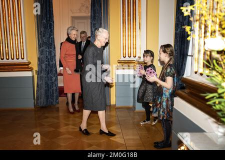 Königin Margrethe und Prinzessin Benedikte eröffnen am Freitag, den 7. 2020. Februar, die neue permanente Schatzkammer, die Fabergé-Kammer im Amalienborg Museum. Die Fabergé-Kammer zeigt russische Juwelen sowie eine Auswahl dänischer Kronjuwelen, mit Schwerpunkt auf den engen Verbindungen zwischen der dänischen und der russischen Monarchie. (Foto: Ida Guldbæk Arentsen / Scanpix 2020) Stockfoto