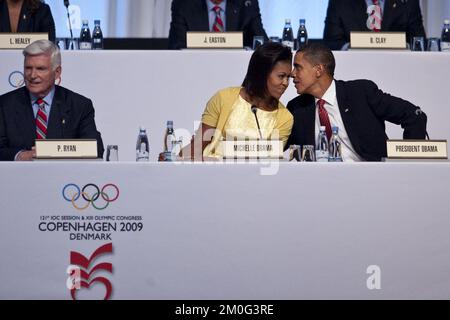 Barack und Michelle Obama im Bella Center in Kopenhagen bei der Präsentation des Angebots der Stadt Chicago für die Olympischen Spiele 2016 Stockfoto