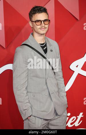 Romeo Beckham nimmt an den British Fashion Awards 2022 Teil, die am 5.. Dezember 2022 in der Royal Albert Hall in London, Großbritannien, stattfinden. Foto: Marco Piovanotto/IPA Stockfoto