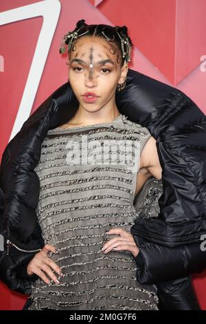 FKA Twigs nimmt an den British Fashion Awards 2022 Teil, die am 5.. Dezember 2022 in der Royal Albert Hall in London, Großbritannien, stattfinden. Foto: Marco Piovanotto/IPA Stockfoto