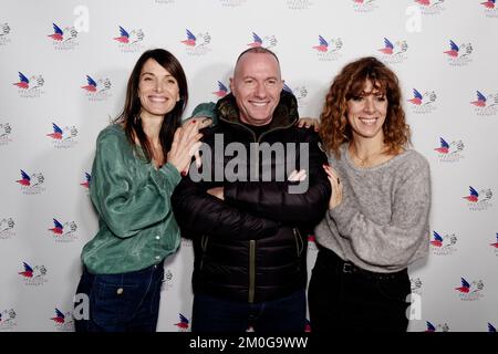 Paris, Frankreich. 5.. Dezember 2022. Laetitia Fourcade, Pascal Soetens und Magali Ripoll besuchen die Secours Populaire Gala im Musée des Arts forains in Paris. Stockfoto