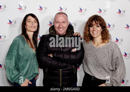 Paris, Frankreich. 5.. Dezember 2022. Laetitia Fourcade, Pascal Soetens und Magali Ripoll besuchen die Secours Populaire Gala im Musée des Arts forains in Paris. Stockfoto