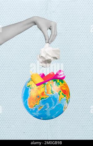 Collage Foto von Werfen Hand halten Papier Müll Verschmutzung Erde Planet Plastik Katastrophe helfen Welt Banner isoliert auf lackiertem Hintergrund Stockfoto