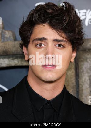 HOLLYWOOD, LOS ANGELES, KALIFORNIEN, USA - 05. DEZEMBER: Antonio Cipriano trifft am 5. Dezember 2022 auf die Disney+ Original Series „National Treasure: Edge of History“ Staffel 1 Red Carpet Event im El Capitan Theatre in Hollywood, Los Angeles, Kalifornien, USA. (Foto von Xavier Collin/Image Press Agency) Stockfoto