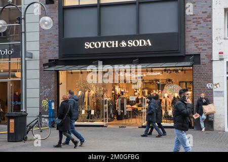 Modegeschäft Scotch & Soda in der Einkaufsstraße Schildergasse, Köln, Deutschland. Modegeschaeft Scotch & Soda in der Schildergasse, Köln, Deutschland. Stockfoto