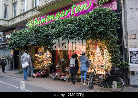 Blumengarten auf der Venloer Straße, Köln. Blumengeschaeft Blumengarten auf der Venloer Straße, Köln, Deutschland. Stockfoto