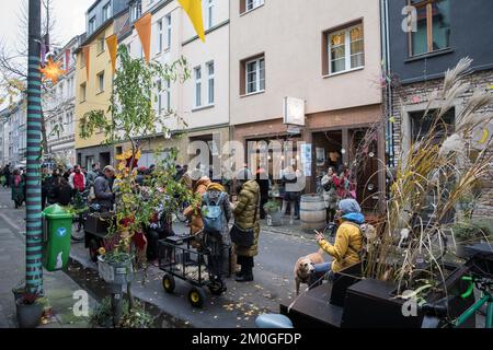 hofweihnachtsmarkt in der Koerner Straße im Ehrenfeld, Köln. Hofweihnachtsmarkt in der Koernerstraße im Stadtteil Ehrenfeld, Koel Stockfoto