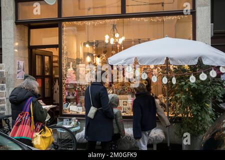 Boutique in der Koerner Straße im Ehrenfeld, Köln. Boutique in der Koernerstraße im Stadtteil Ehrenfeld, Köln, Deutschland. Stockfoto