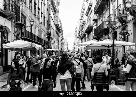 Menschen Auf Der Via Maqueda, Palermo, Sizilien, Italien. Stockfoto