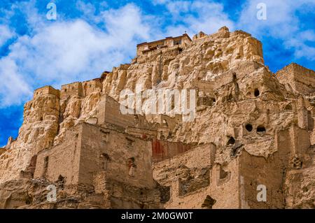 Einstürzte Häuser im Königreich Guge, Westtibet, Asien Stockfoto