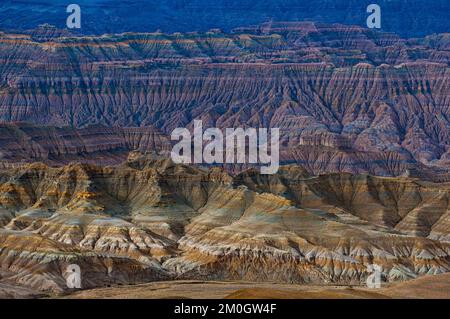 Erodierte Schlammlandschaft im Königreich Guge, Westtibet, Asien Stockfoto