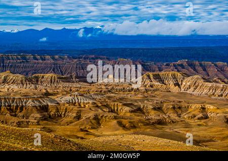 Erodierte Schlammlandschaft im Königreich Guge, Westtibet, Asien Stockfoto